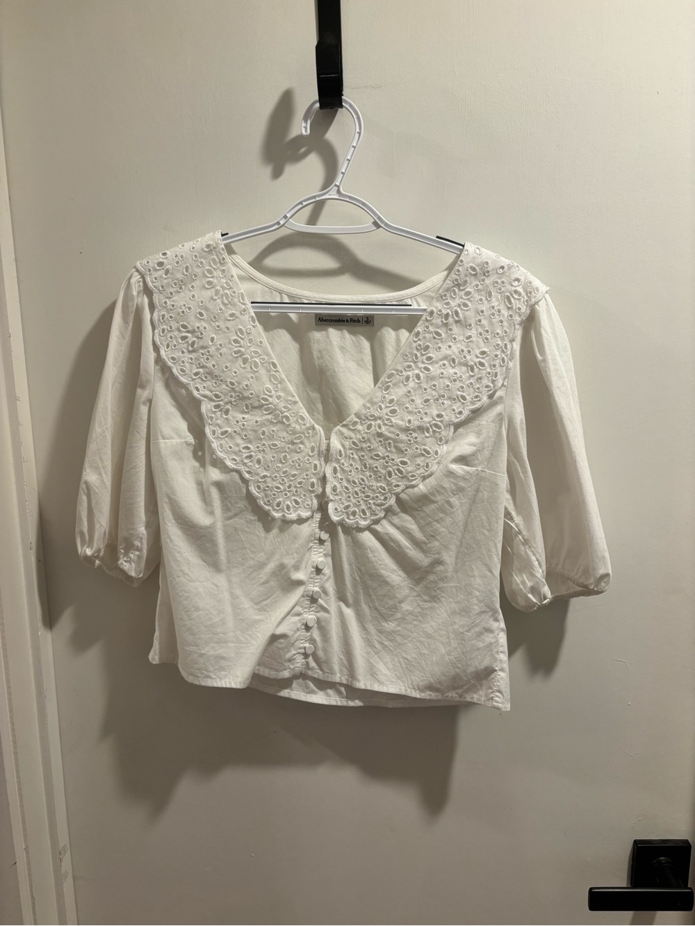 Abercrombie & Fitch White Eyelet-Trim Button Front Blouse